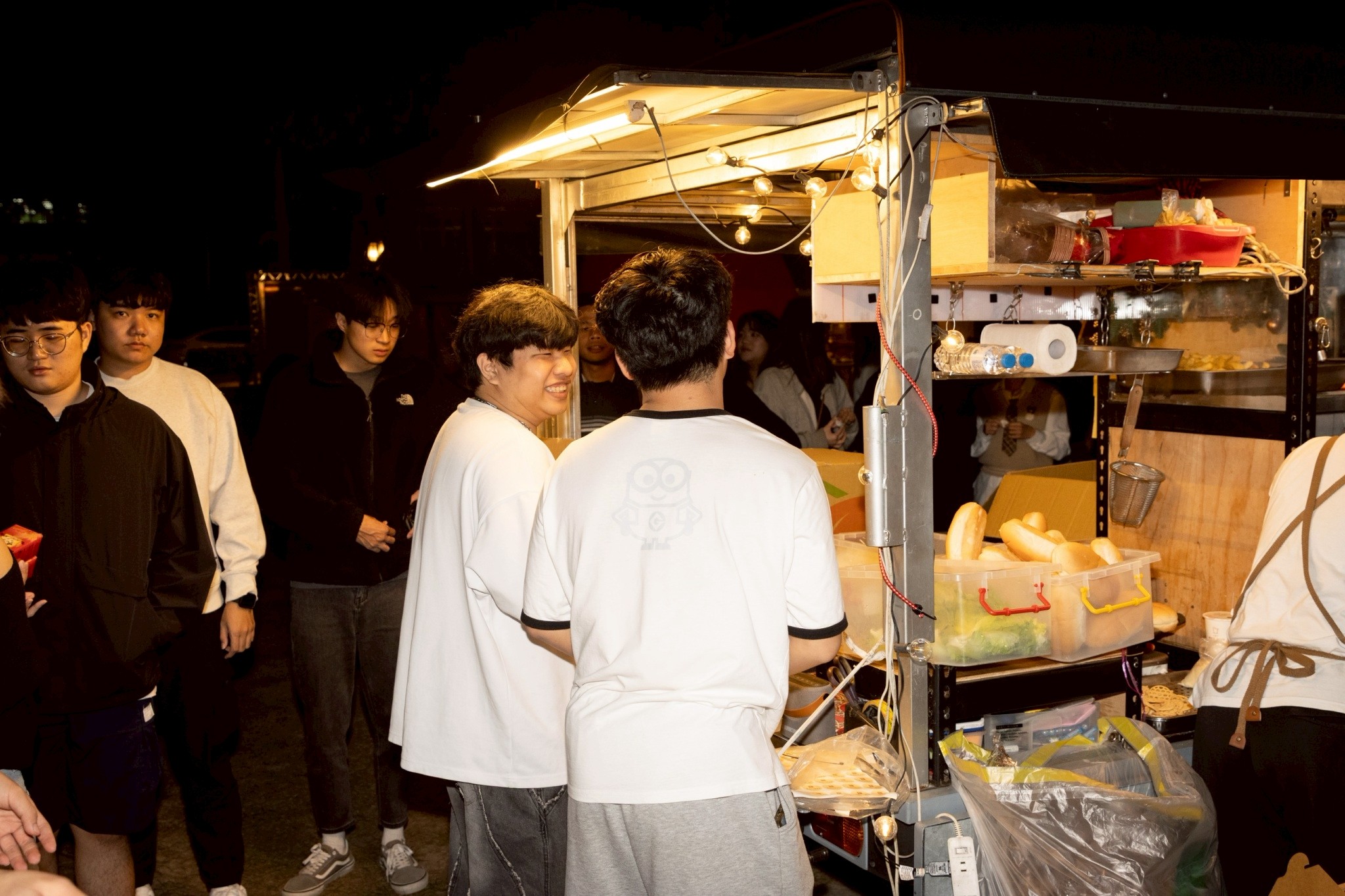 聖誕餐車為活動現場增添節慶氛圍。
