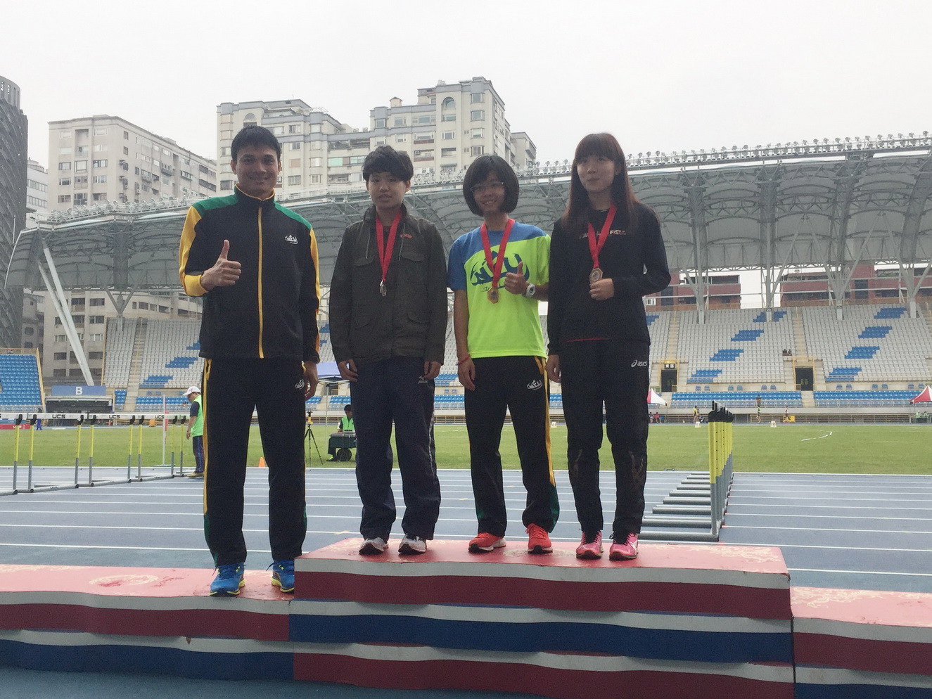 仝玉潔榮獲一般女子組800公尺與1500公尺雙料金牌並雙破大會