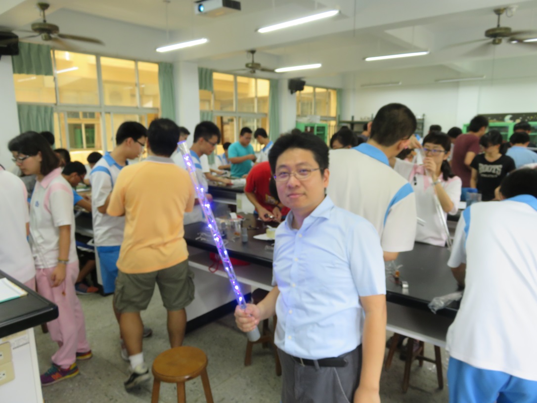 虎科大電子系體驗魔幻光學的動員令