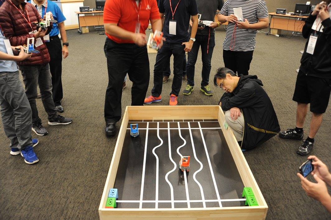 電機工程系 2016年Microchip程式競賽決賽 2